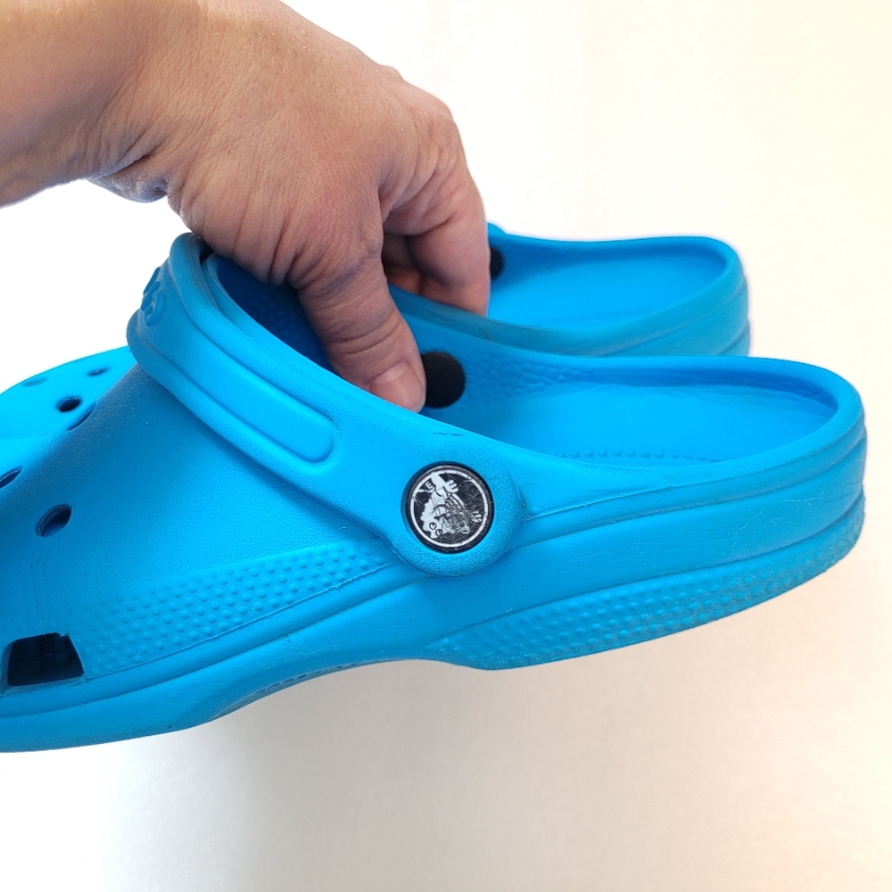Crocs Classic Clog Bright Blue Size 7/8 (Free With $50.00 Purchase) - Picture 8 of 13